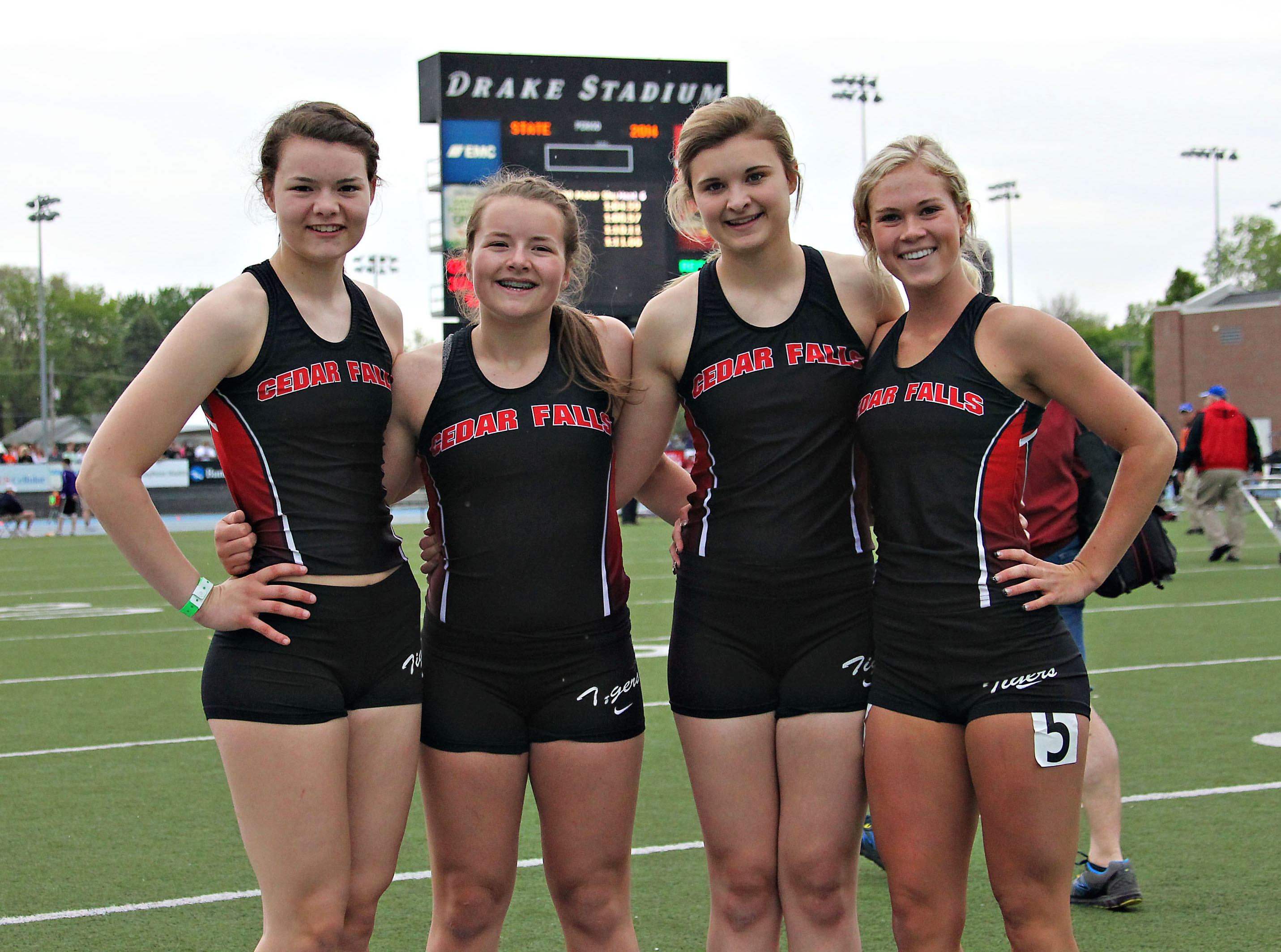 Shuttle Hurdle Relay – Cedar Falls High School Track & Field